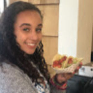 Meet your Posher, Chloe